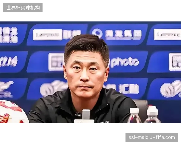 21岁小将毛伟杰被李国旭改造为左后卫后表现优异，入选国足实至名归。