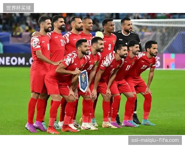 塔马里丰富的欧洲联赛经验,使其成为约旦队内最熟悉世界顶尖足球水平的球员。 塔马里丰富的欧洲联赛经验,使其成为约旦队内最熟悉世界顶尖足球水平的球员。